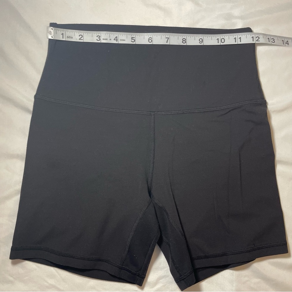 lululemon athletica Women's Black Bike Shorts - Picture 7 of 7